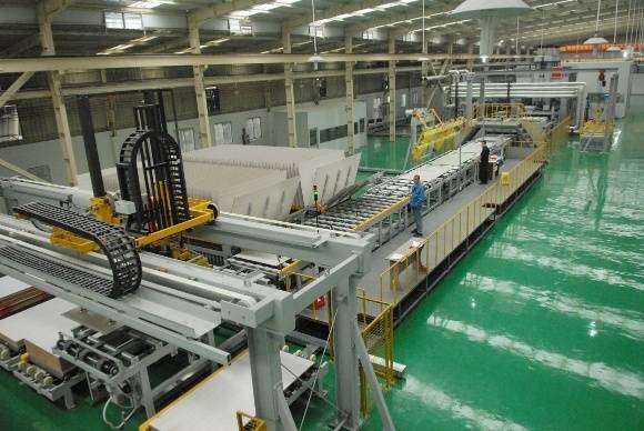 從2天到2小時 解密超千家定制企業背后的500萬張面板智慧工廠